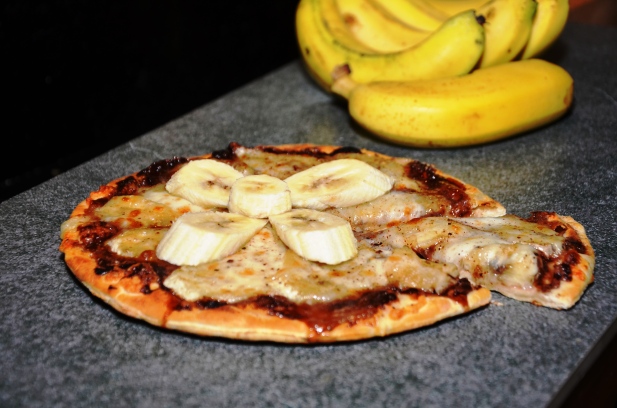 Banana Nutella Pizza